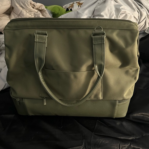 Beis Weekender Bag - Picture 2 of 4